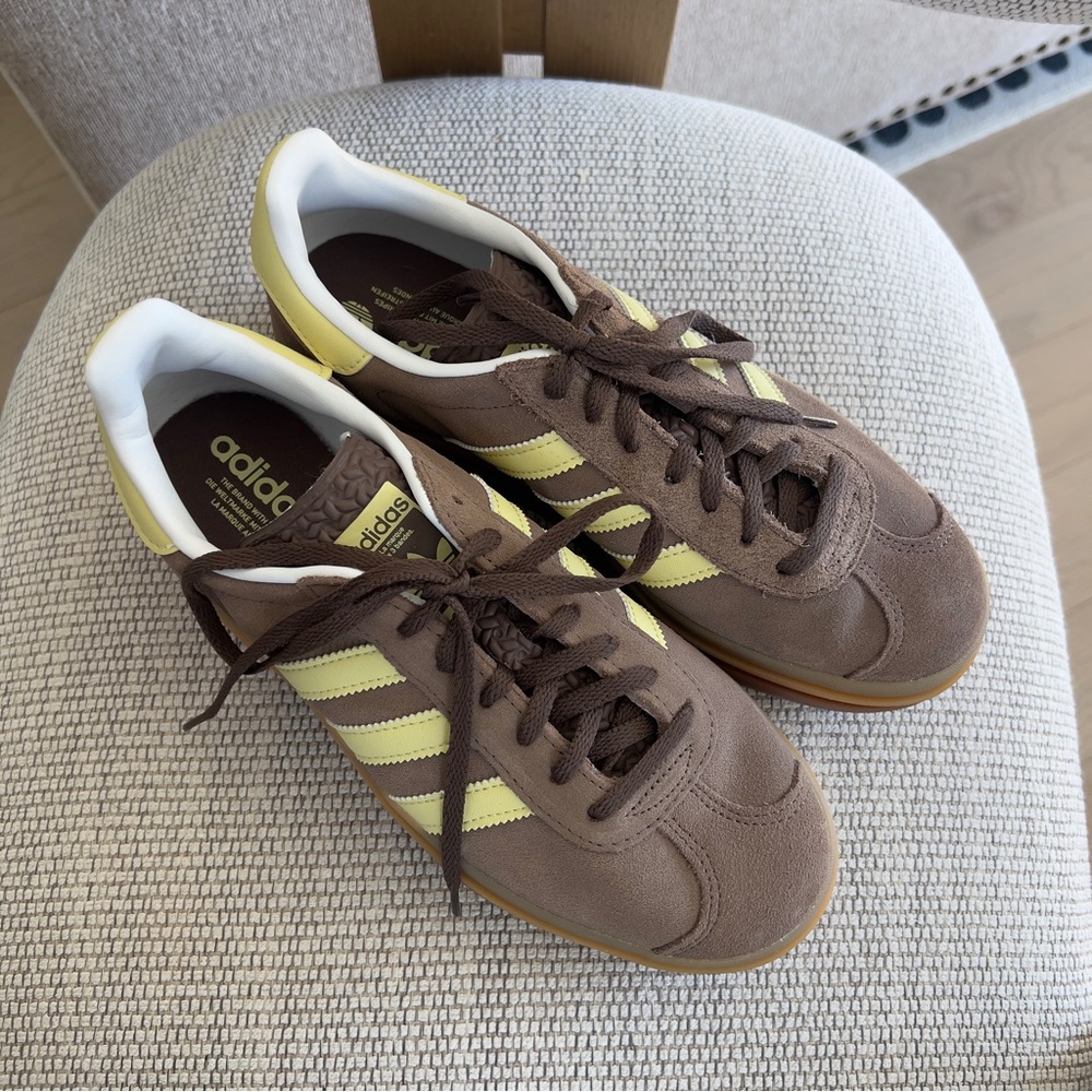 NWOB Adidas Gazelle Bold Platform Sneakers in Brown and Yellow - Picture 3 of 6
